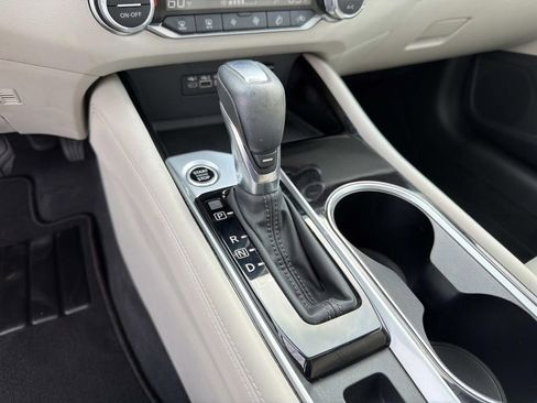 Used 2022 Nissan Altima 2.5 SL FWD image 32