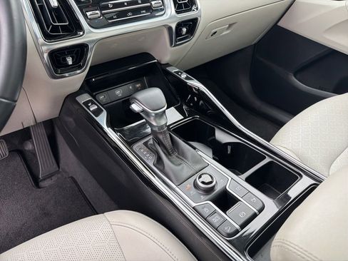 Used 2023 Kia Sorento SX image 22