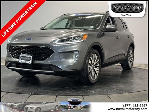 Used 2022 Ford Escape Titanium image 4