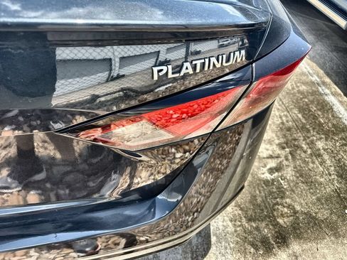 Used 2020 Nissan Altima 2.5 Platinum FWD image 12