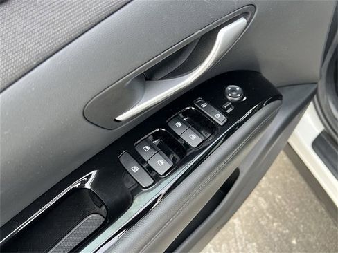Used 2022 Hyundai Tucson Limited image 15