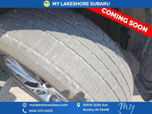 Used 2017 Toyota Highlander XLE AWD/4WD image 18