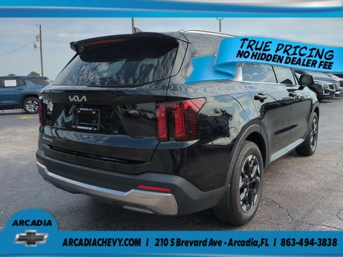 Used 2025 Kia Sorento S FWD image 4