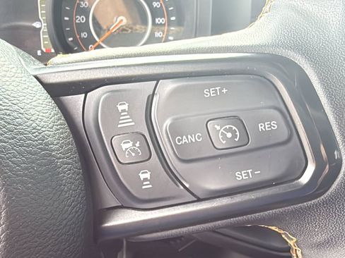 Used 2024 Jeep Gladiator Sport AWD/4WD image 16