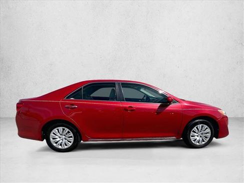 Used 2012 Toyota Camry LE FWD image 5
