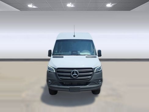 Used 2025 Mercedes-Benz Sprinter 2500 image 5