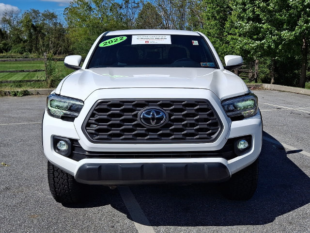 Certified 2022 Toyota Tacoma TRD Off-Road w/ Technology Package AWD/4WD image 2