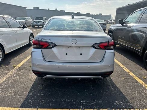 Used 2025 Nissan Versa SV FWD image 12