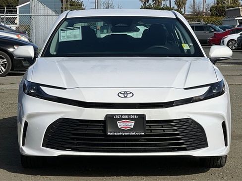 Used 2025 Toyota Camry LE image 12