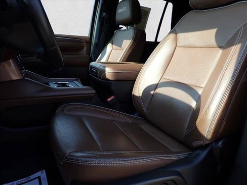 Used 2023 Chevrolet Tahoe High Country w/ Premium Package 2 AWD/4WD image 15