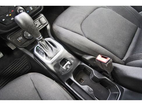 Used 2019 Jeep Renegade Altitude w/ Quick Order Package 2XM AWD/4WD image 30