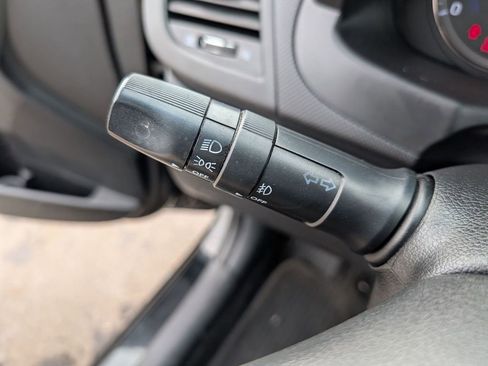 Used 2013 Hyundai Accent SE image 28