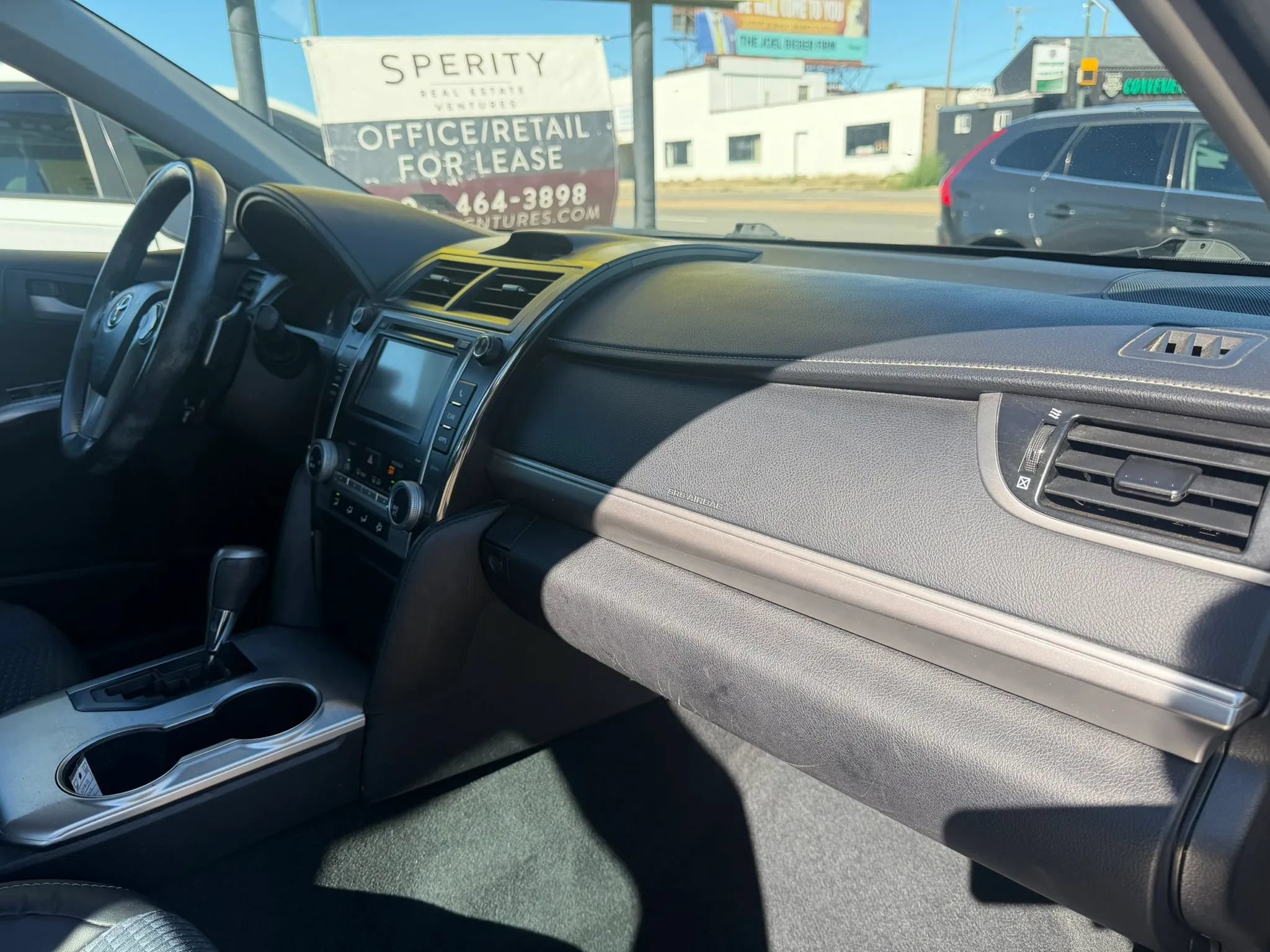 Used 2012 Toyota Camry SE FWD image 8