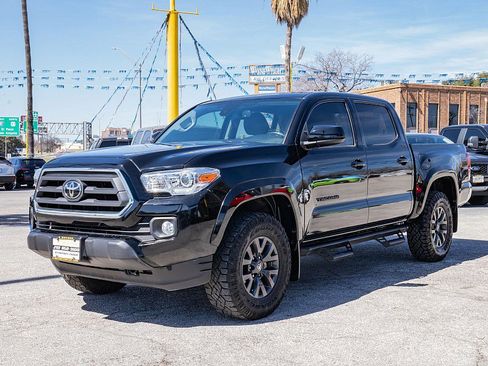 Used 2023 Toyota Tacoma SR5 image 9