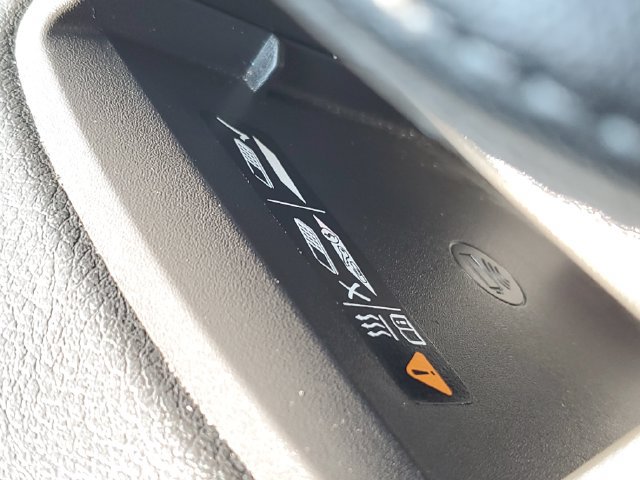 Certified 2024 Cadillac XT6 Premium Luxury w/ LPO, Floor Liner Package AWD/4WD image 28