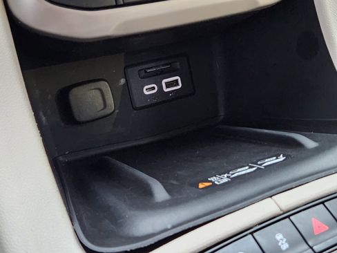 Used 2023 GMC Acadia Denali image 19