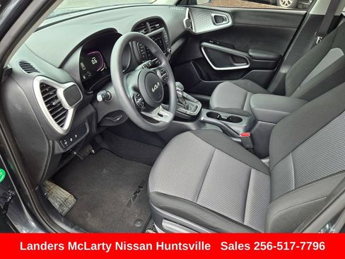 Used 2024 Kia Soul LX w/ Option Group 015 FWD image 17