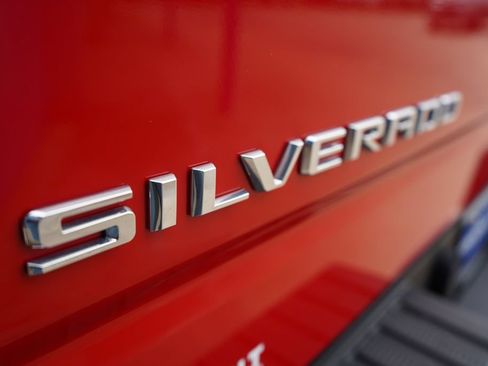 Used 2023 Chevrolet Silverado 1500 LT AWD/4WD image 5