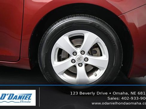 Used 2017 Toyota Sienna LE FWD image 46