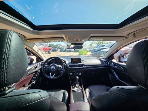 Used 2017 MAZDA MAZDA3 Grand Touring FWD image 5