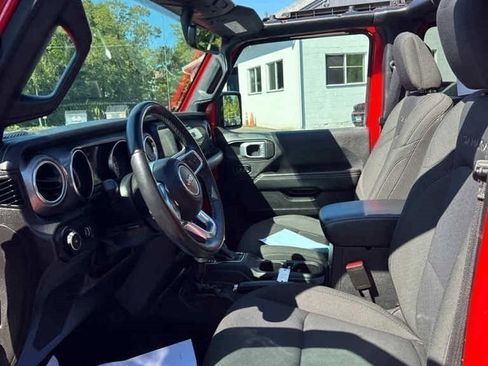 Used 2023 Jeep Wrangler Sahara w/ Cold Weather Group image 7