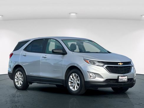 Used 2021 Chevrolet Equinox LS w/ LS Convenience Package image 8
