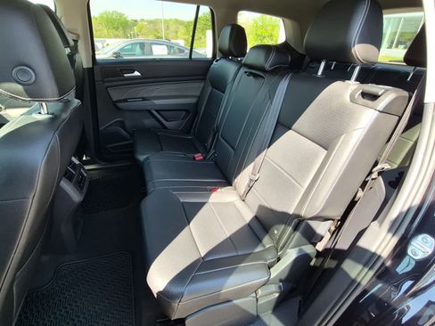 Used 2023 Volkswagen Atlas SE AWD/4WD image 8