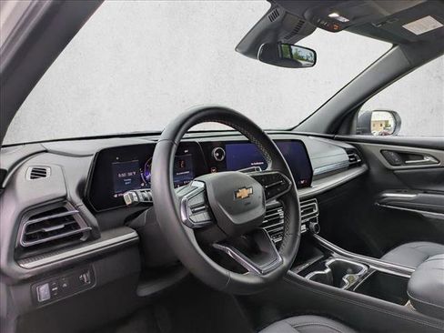 Used 2026 Chevrolet Traverse LT image 10