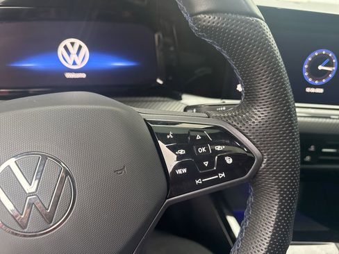 Used 2024 Volkswagen Golf R image 13
