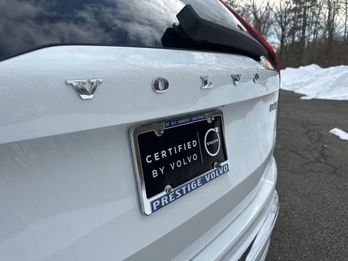 Certified 2025 Volvo XC90 B6 Plus image 38