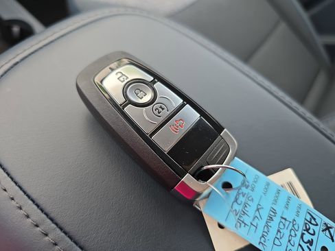 New 2025 Ford Maverick XLT w/ XLT Luxury Package FWD image 34