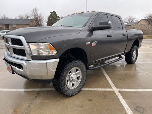 Used 2018 RAM 2500 Tradesman w/ Chrome Appearance Group image 4