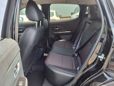 New 2025 Nissan Kicks SR image 6