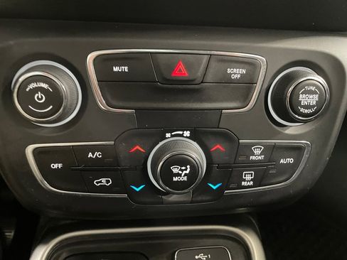 Used 2019 Jeep Compass Latitude w/ Popular Equipment Group image 31