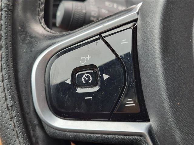 Used 2018 Volvo XC90 T6 Momentum w/ Convenience Package AWD/4WD image 15
