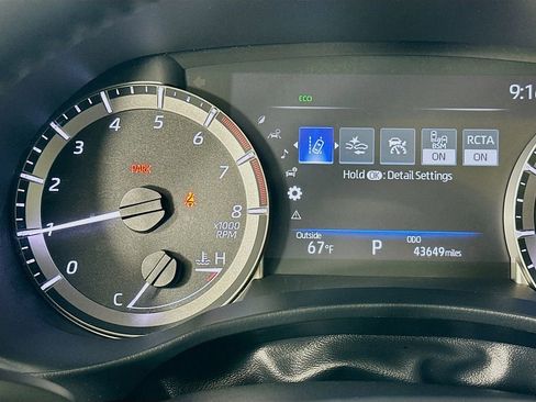 Used 2024 Toyota Highlander XLE image 12