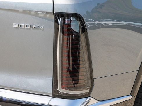 Used 2026 Cadillac Vistiq Luxury image 7