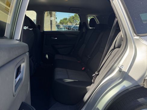Used 2025 Nissan Rogue SV FWD image 24