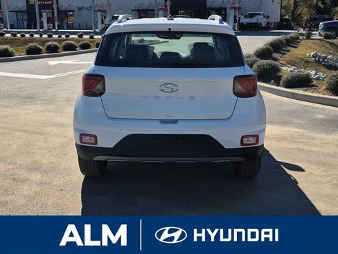 New 2026 Hyundai Venue SEL FWD image 7