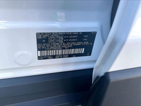 Used 2024 Toyota RAV4 LE image 31