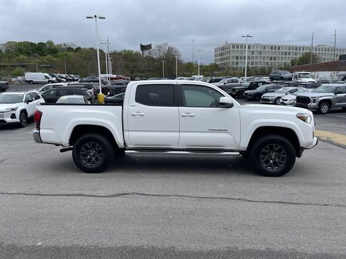 Certified 2023 Toyota Tacoma SR5 AWD/4WD image 7