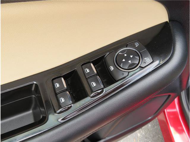 Used 2020 Ford Edge SEL w/ Convenience Package FWD image 12