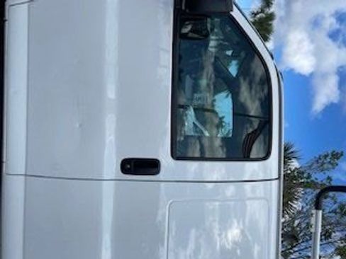 Used 2021 Chevrolet Express 2500 w/ Driver Convenience Package image 11