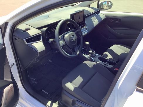 Used 2023 Toyota Corolla LE image 7