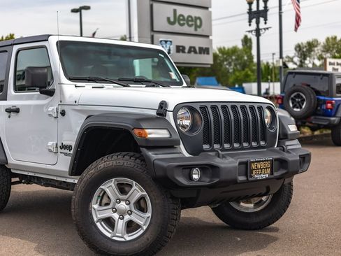 Used 2021 Jeep Wrangler Sport AWD/4WD image 3