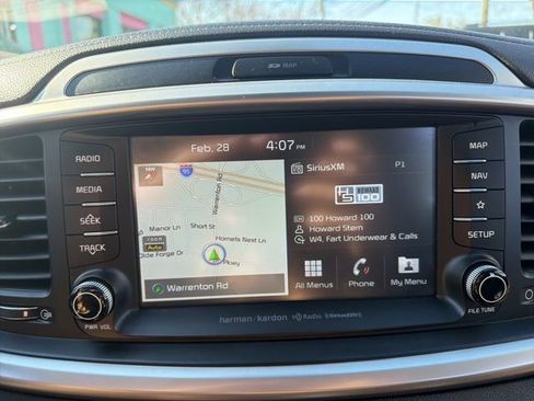 Used 2019 Kia Sorento SX image 22