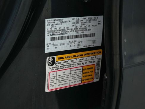 Used 2025 Lincoln Navigator Reserve image 40