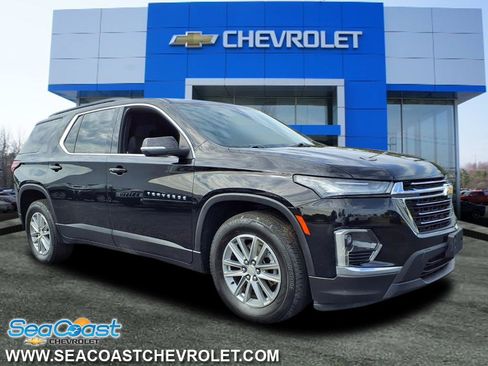 Used 2023 Chevrolet Traverse LT image 1