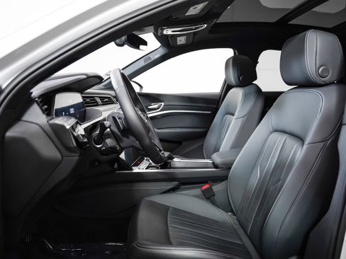 Used 2024 Audi Q8 e-tron Premium Plus w/ Premium Plus Package image 8