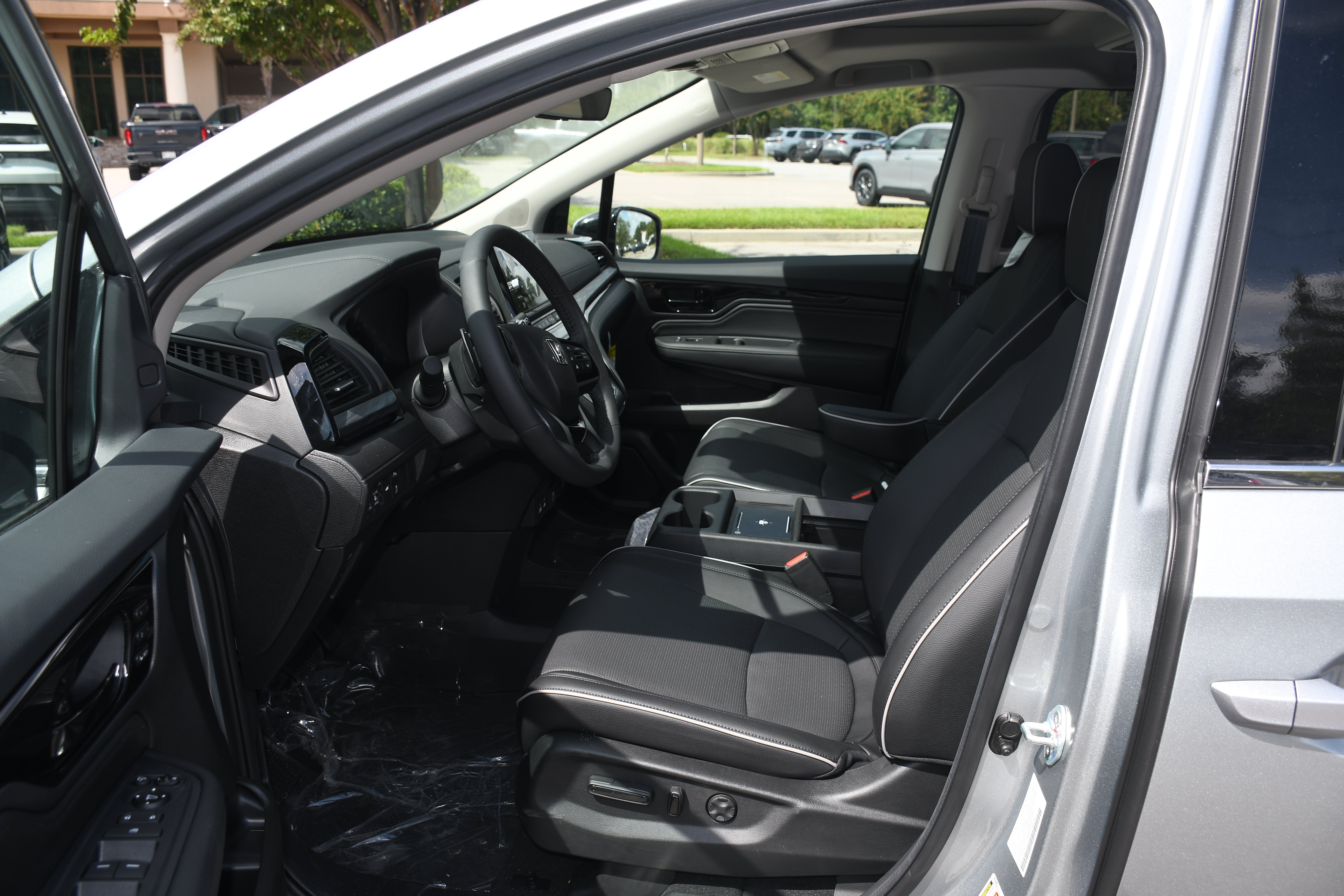 New 2026 Honda Odyssey Elite image 3